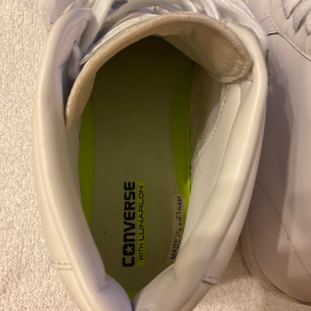 Mens All⭐️Star Converse Sneakers  Leather Mid White. Size 12 Preowned. - Picture 6 of 7